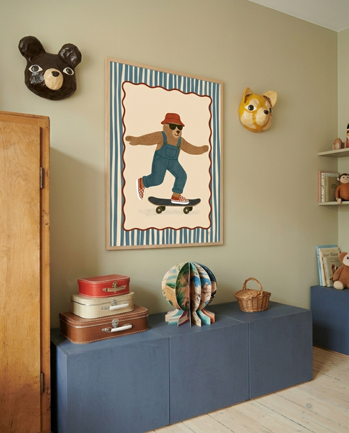 Bear On Wheels Çerçeveli Poster