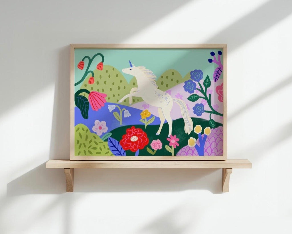 Unicorn In Bloom Çerçeveli Poster